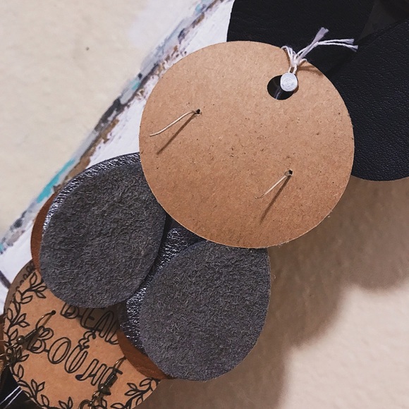 Genuine Metallic Silver Leather Teardrop Lightweight Dangle Statement Earrings - Picture 7 of 7